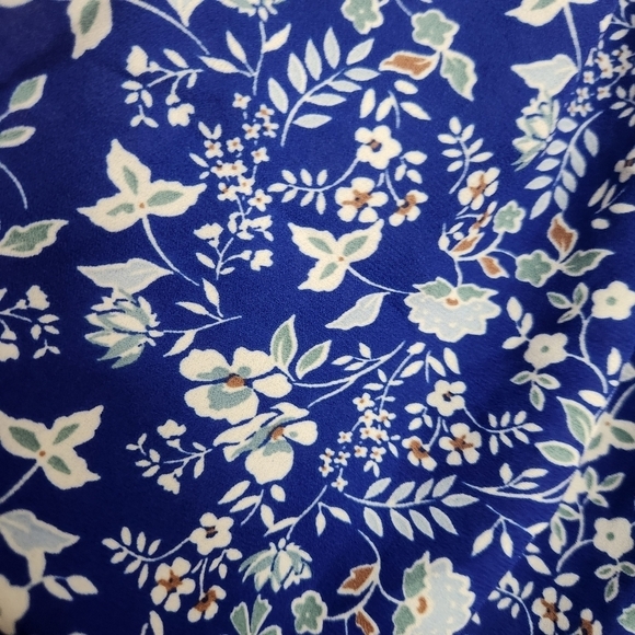 Sienna Sky blue floral cropped short sleeve top cut out in front size XL - Picture 8 of 13